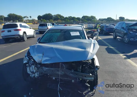 2018 Mazda Mazda3 Touring из США, поврежденный, VIN 3MZBN1L38JM242133